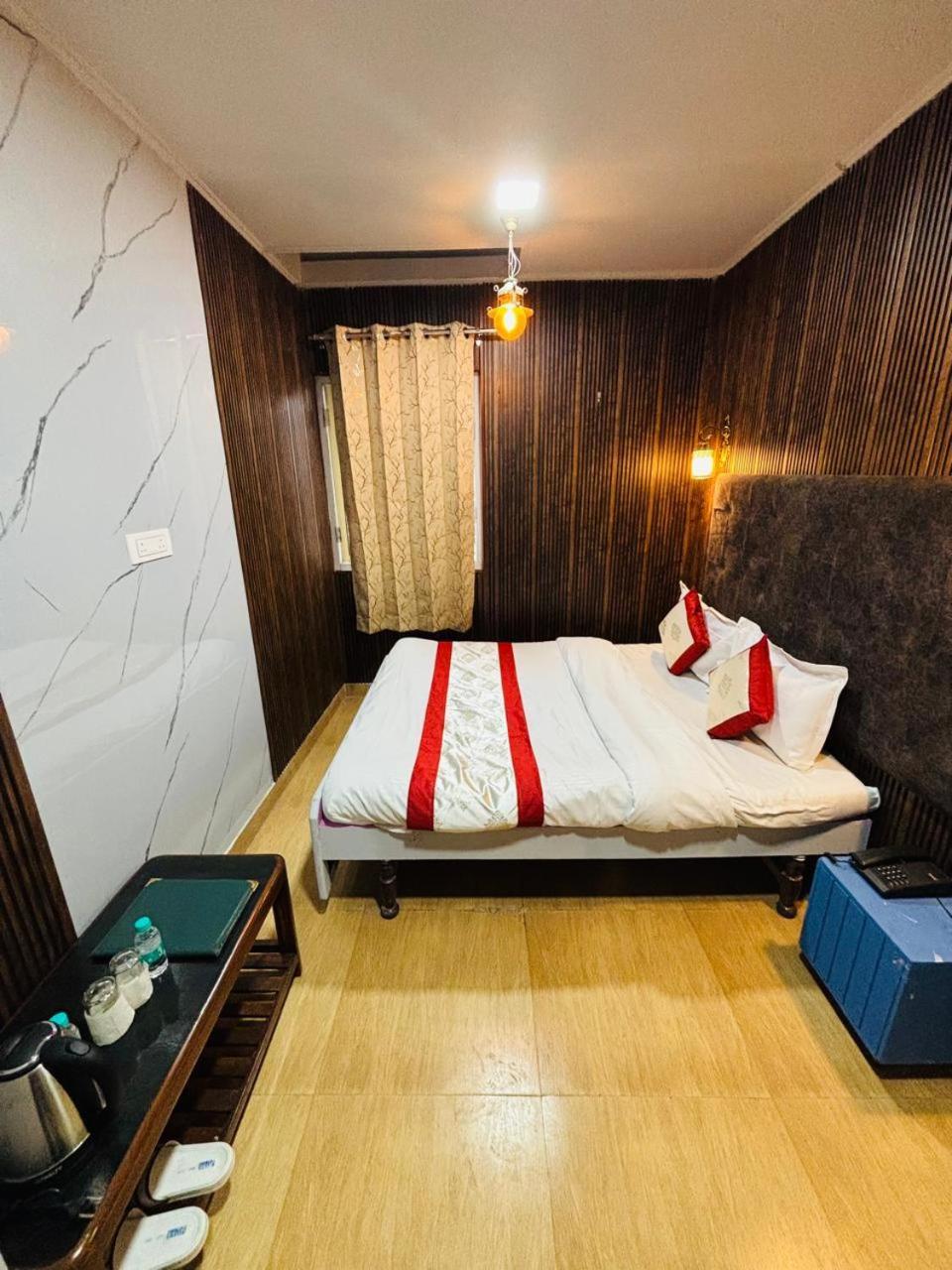 Hotel Amar Mussoorie Exteriér fotografie